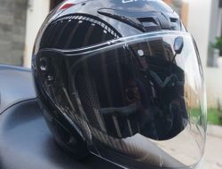 5 Alasan Helm Visor Clear Wajib Dipakai di Musim Hujan untuk Hindari Risiko Kecelakaan!