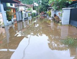 Banjir dan Longsor Menggila di Lombok Barat, Dinas PUTR Siapkan Pasukan Penyelamat!