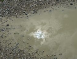 Jalan ‘Maut’ Mareje, Kubangan Lumpur, Jembatan Kayu, dan Janji-janji Manis Pemerintah!