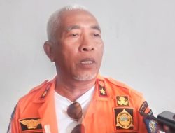 Ratusan Warga Bertahan di Tengah Genangan, Desa Bangket Parak Menolak Dievakuasi Meski Terendam Banjir Hingga Pinggang