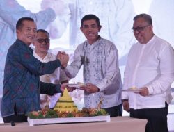 GUBERNUR IQBAL GEBRAKAN MERITOKRASI DAN TRANSFORMASI BPR SYARIAH, PEGAWAI BERPRESTASI DIHADIAHI UMRAH