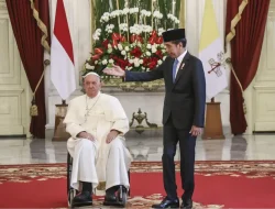 Presiden Prabowo Utus Jokowi dan Tokoh Nasional Hadiri Pemakaman Paus Fransiskus,