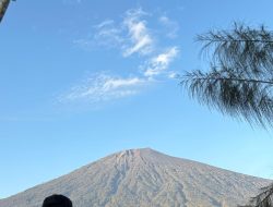 Gunung Rinjani Bakal Buka Kuota Pendakian Lebih Besar, Ini Syaratnya!