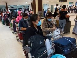 96 Pekerja Migran Indonesia Dibawa Pulang dengan Kaos Biru, Kisah Deportasi Bermartabat yang Bikin Netizen Melongo