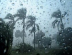 Hujan Lebat Berpeluang Terjadi hingga Akhir April, Masyarakat Diimbau Tetap Waspada