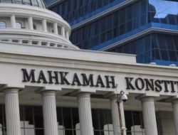 MK Tegaskan Pendidikan Dasar Wajib Gratis, Sekolah Swasta pun Tak Boleh Lagi Memungut Biaya!