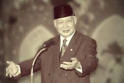 Gelar Pahlawan Nasional untuk Soeharto Dipertanyakan, DPR Minta Kemensos Kajian Mendalam