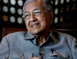 Mahathir Mohamad Dirawat di Rumah Sakit Usai Rayakan Ulang Tahun ke-100